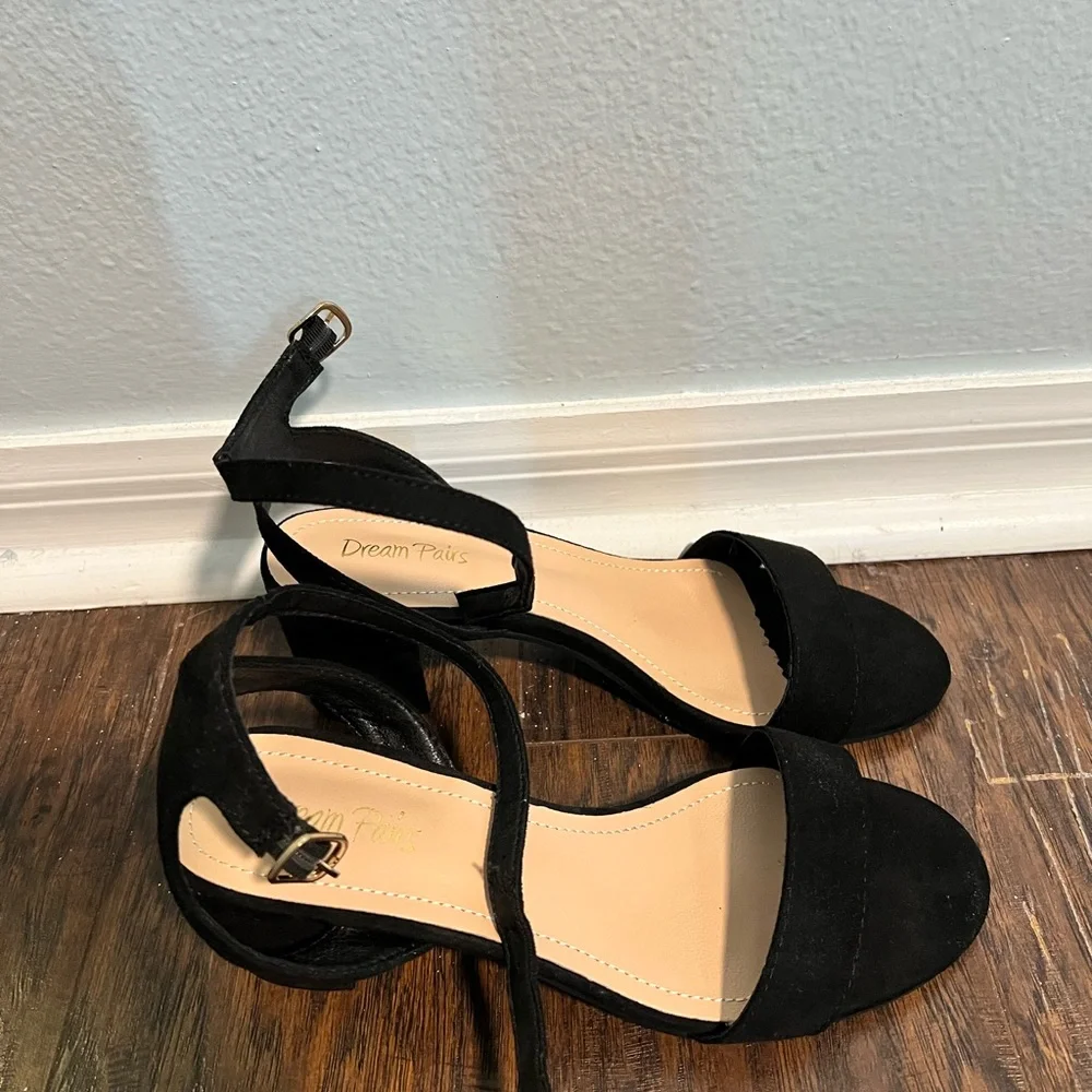 Dream Paris Sandals/heels - Picture 2 of 5